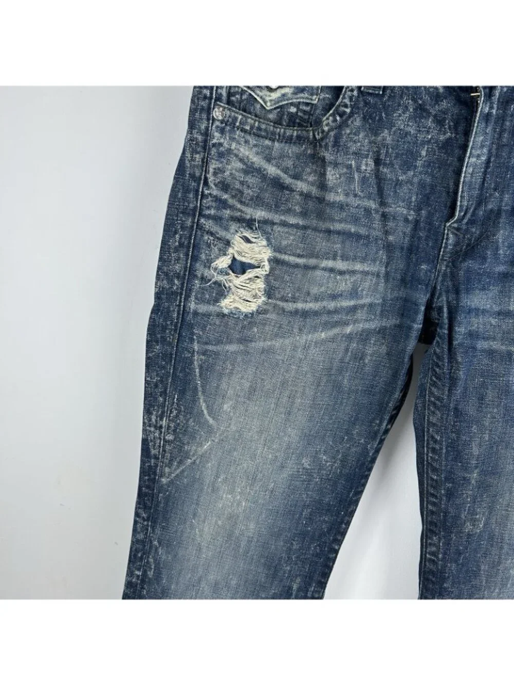 True Religion Jeans Mens 38 Straight Leg Denim Flap Zip Pockets Distressed